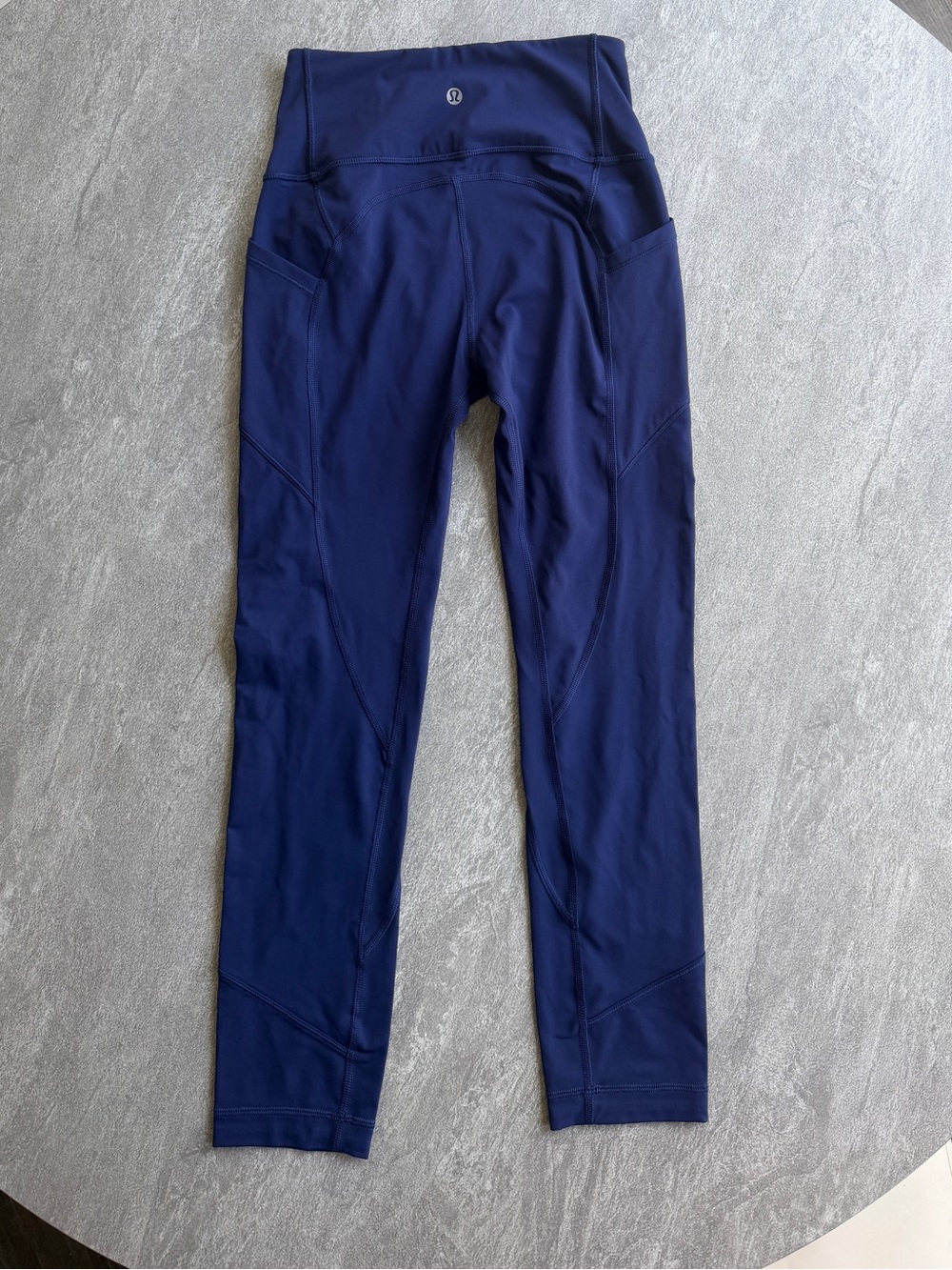 Navy blue Lululemon leggings with pockets #activewear #athleisure #workout #gym